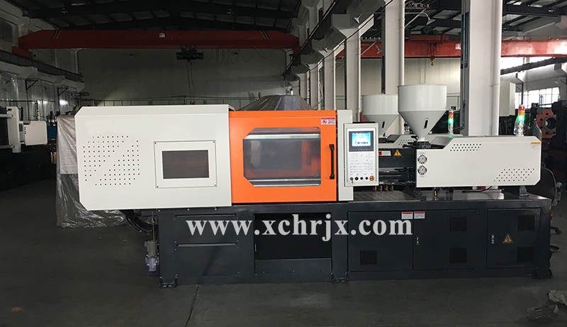 injection molding machine 